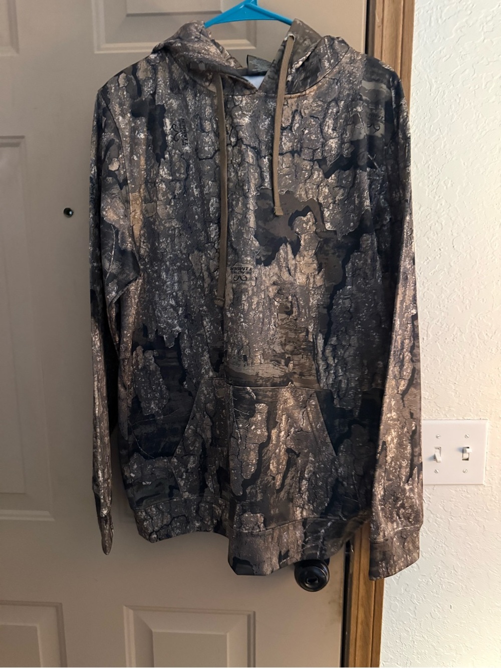 Realtree Men's Camo Hooded Pullover - Brown & Black